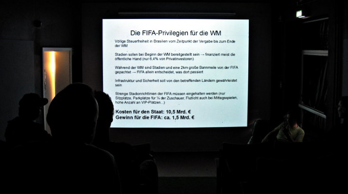 Vortrag „Die Fußball-WM 2014 in Brasilien – eine kritische Betrachtung“