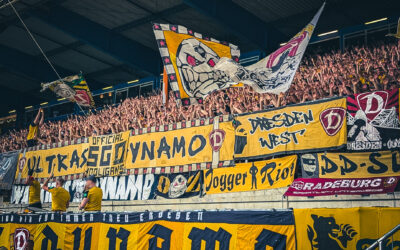 Fanmarsch, ein Dixi-Klo für 2.000 Fans und fast ein Aufstieg – die Auswertung des Spiels in Bielefeld