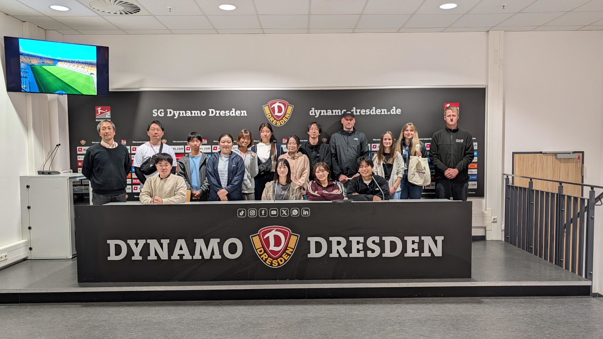Japanische Delegation zu Gast im Fanprojekt